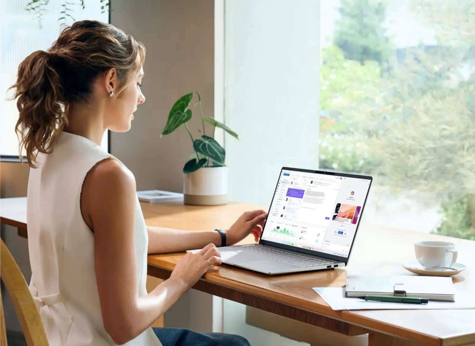 ASUS Vivobook 14 A1404ZA, Cerita Tentang Teman Kerja yang Diam-diam Andal ASUS Vivobook 14 A1404ZA, Cerita Tentang Teman Kerja yang Diam-diam Andal