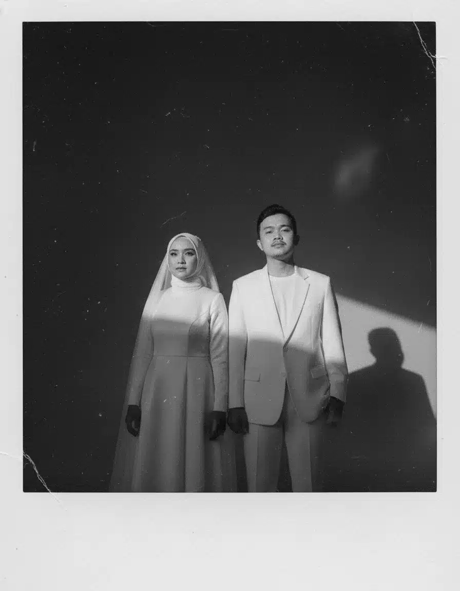 Prompt Gemini AI Terbaru Konsep Black and White Klasik